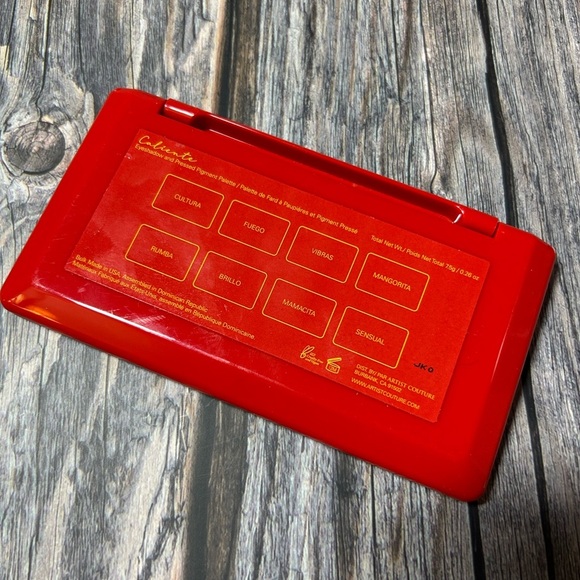 Caliente Artist Couture eye palette NWOT - Picture 3 of 3